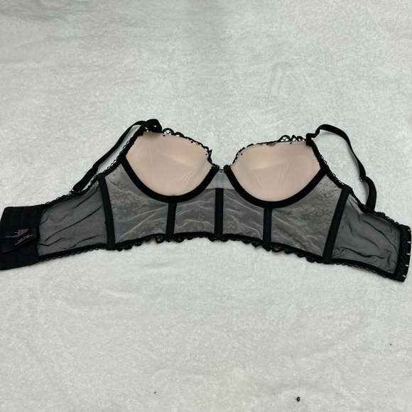 Victoria’s Secret Bra 32C - Picture 7 of 7